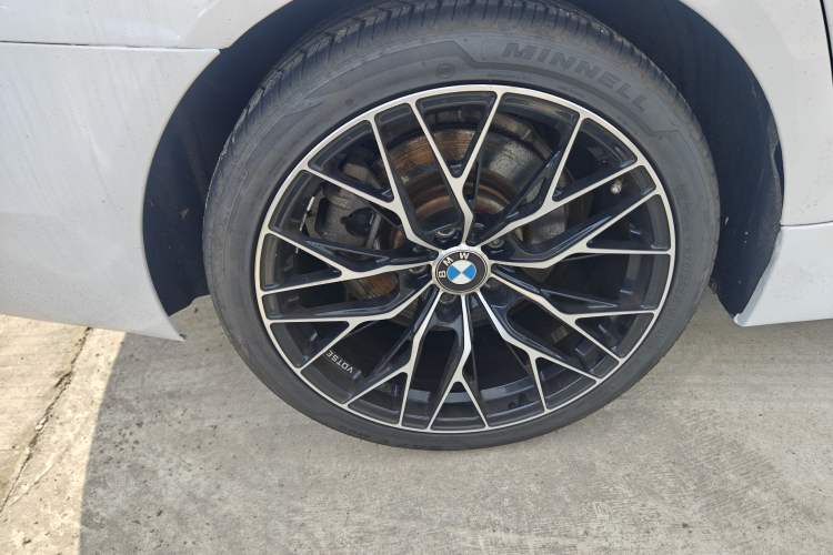 Used BMW 5 Series 2017 520Li Elegant Edition Right Rear Wheel Hub