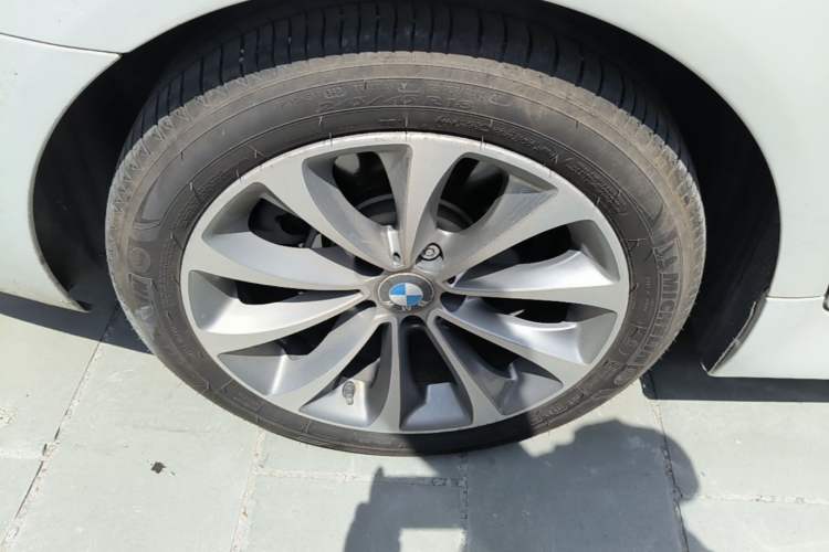 Used BMW 5 Series 2017 525Li Leading Model Right Rear Wheel Hub