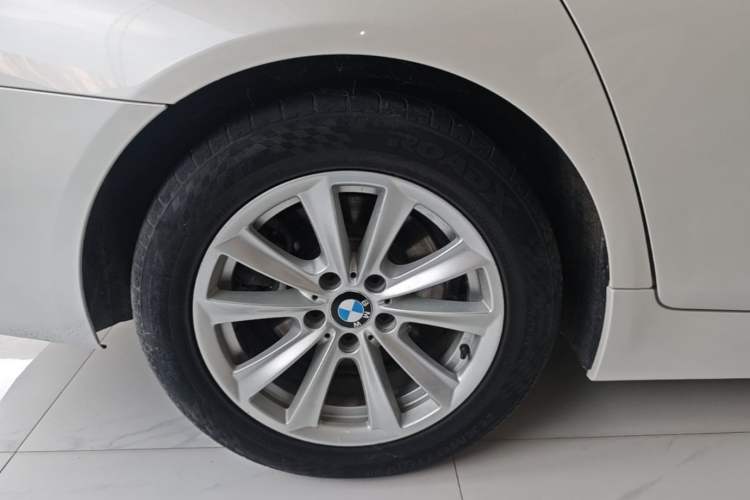 Used BMW 5 Series 2017 520Li Elegant Edition Right Rear Wheel Hub
