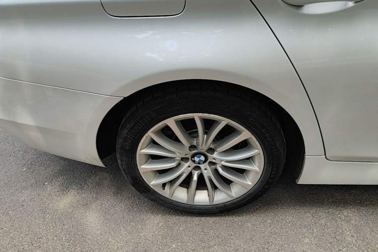 Used BMW 5 Series 2017 525Li Luxury Design Package Right Rear Wheel Hub