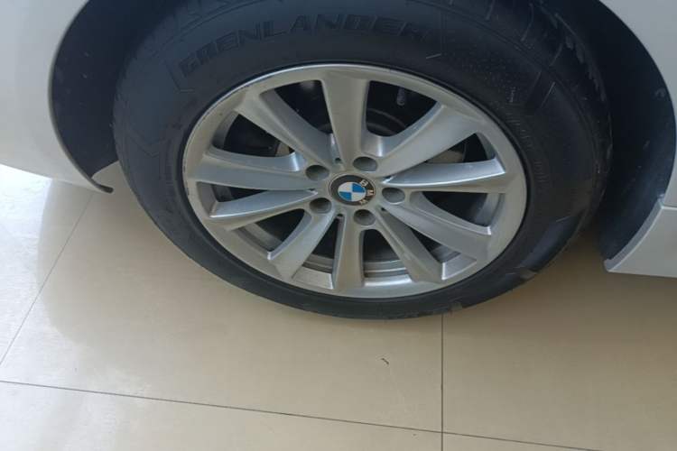 Used BMW 5 Series 2017 520Li Elegant Edition Right Rear Wheel Hub