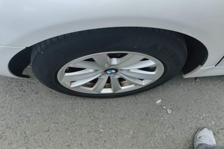 Used BMW 5 Series 2017 520Li Elegant Edition Right Rear Wheel Hub