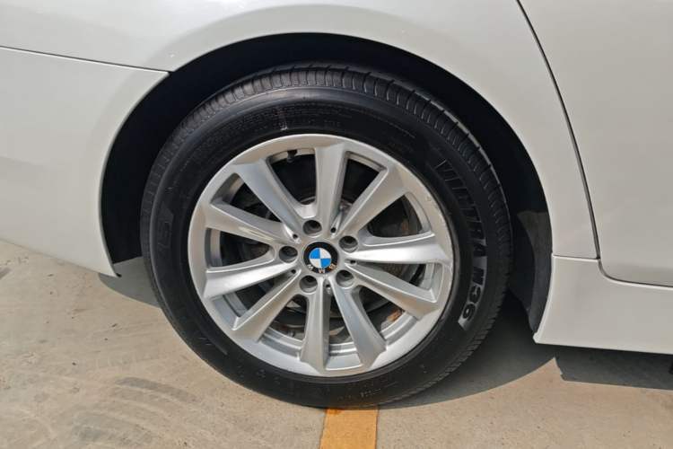 Used BMW 5 Series 2017 520Li Elegant Edition Right Rear Wheel Hub