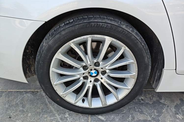 Used BMW 5 Series 2017 525Li Luxury Design Package Right Rear Wheel Hub