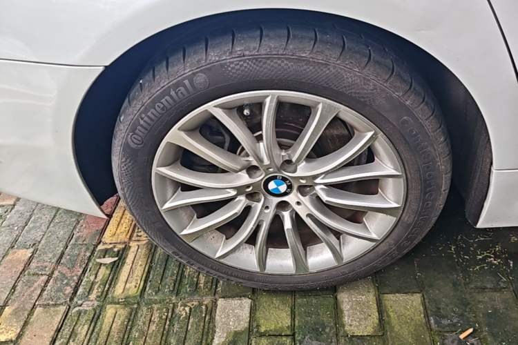 Used BMW 5 Series 2017 525Li Luxury Design Package Right Rear Wheel Hub