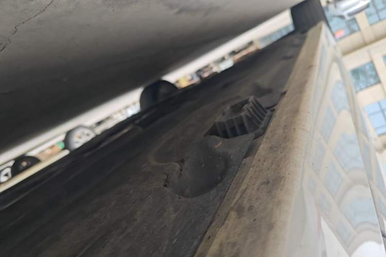 Used BMW 5 Series 2017 525Li Luxury Design Package Right Side Sill