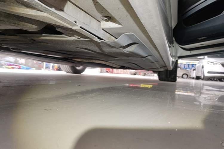 Used BMW 5 Series 2017 525Li Luxury Design Package Right Side Sill
