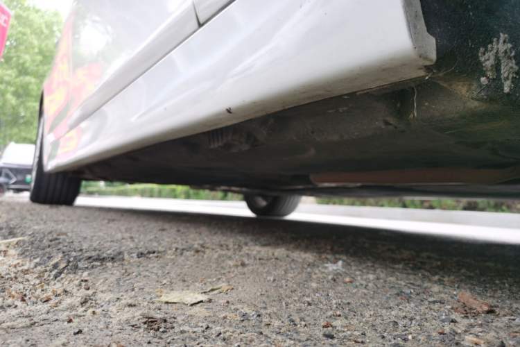 Used BMW 5 Series 2017 525Li Luxury Design Package Right Side Sill