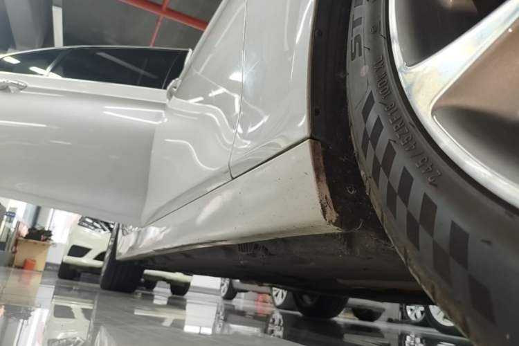 Used BMW 5 Series 2017 525Li Leading Model Right Side Sill