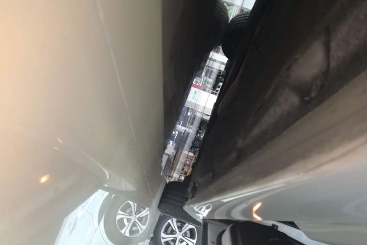 Used BMW 5 Series 2017 520Li Elegant Edition Right Side Sill