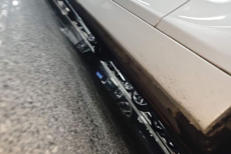 Used BMW 5 Series 2017 520Li Elegant Edition Right Side Sill