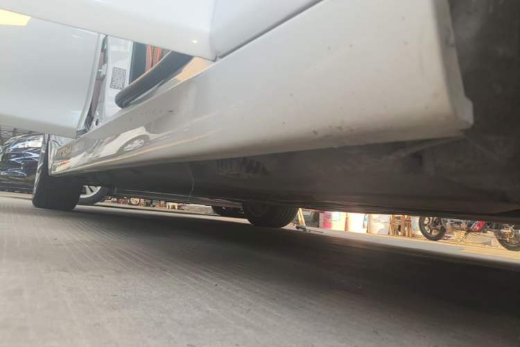 Used BMW 5 Series 2017 525Li Leading Model Right Side Sill