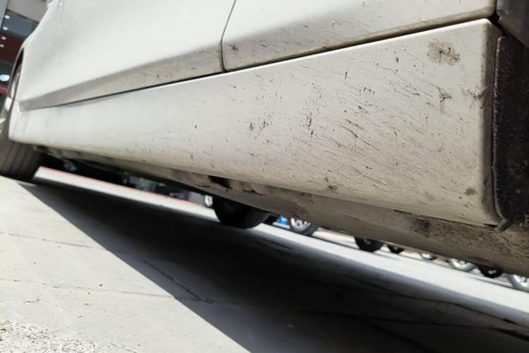 Used BMW 5 Series 2017 525Li Leading Model Right Side Sill