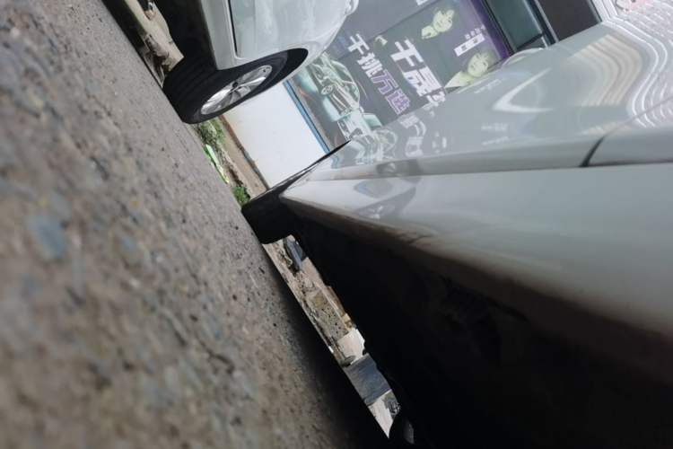 Used BMW 5 Series 2017 525Li Luxury Design Package Right Side Sill