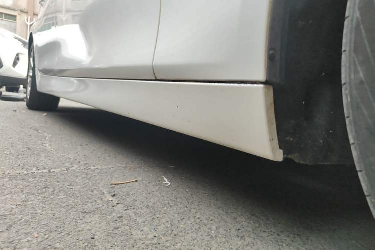 Used BMW 5 Series 2017 520Li Elegant Edition Right Side Sill