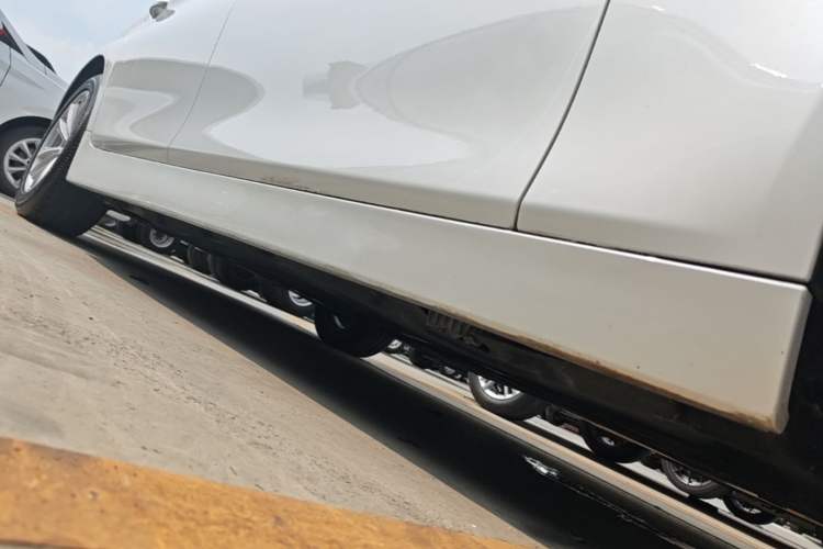Used BMW 5 Series 2017 520Li Elegant Edition Right Side Sill