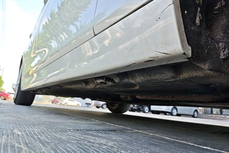 Used BMW 5 Series 2017 525Li Luxury Design Package Right Side Sill