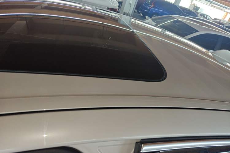Used BMW 5 Series 2017 525Li Luxury Design Package Roof