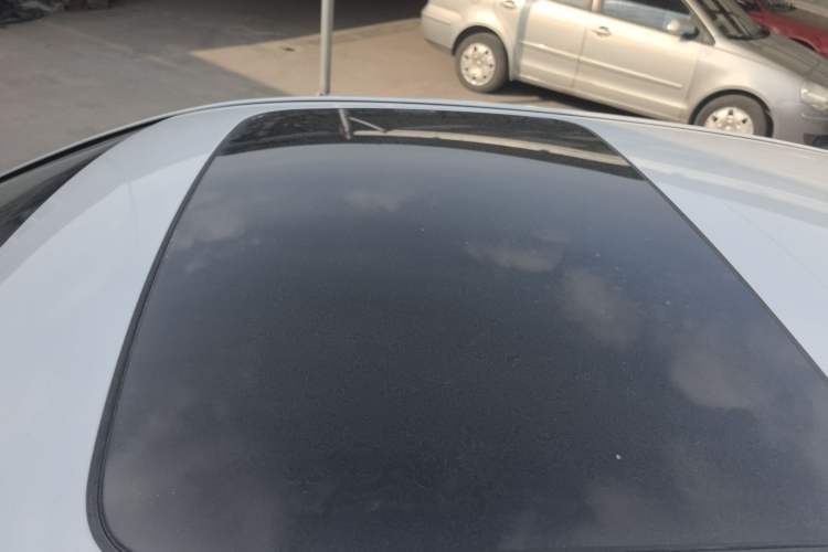 Used BMW 5 Series 2017 525Li Leading Model Roof