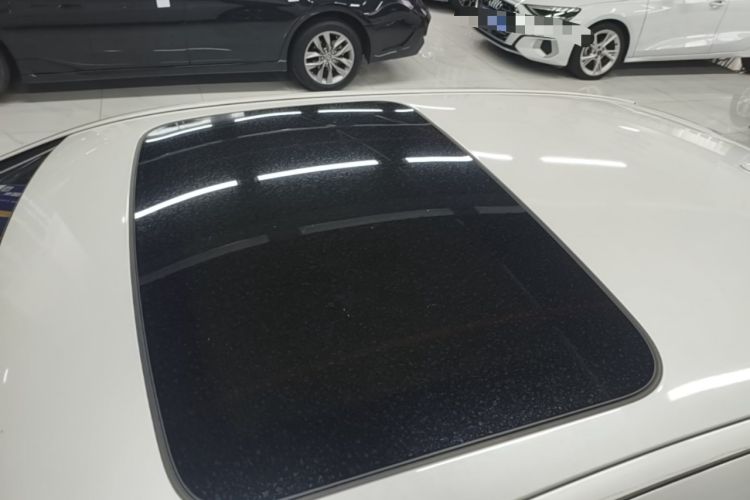 Used BMW 5 Series 2017 525Li Leading Model Roof