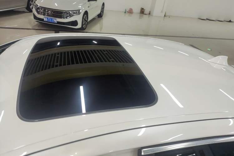 Used BMW 5 Series 2017 525Li Leading Model Roof