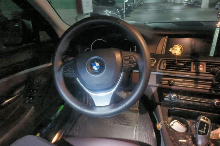 Used BMW 5 Series 2017 525Li Luxury Design Package Steering Wheel