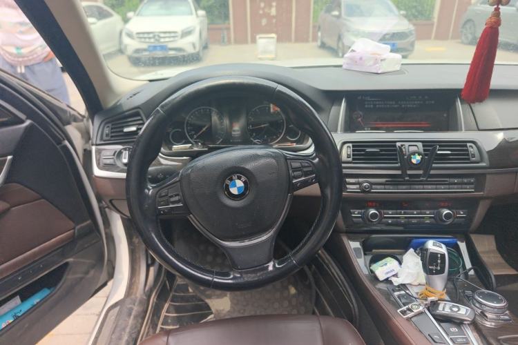Used BMW 5 Series 2017 525Li Leading Model Steering Wheel