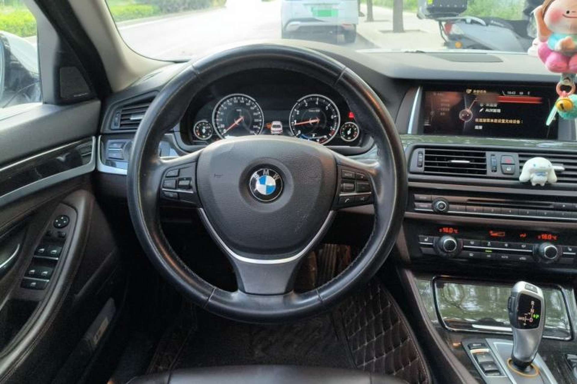 Used BMW 5 Series 2017 525Li Luxury Design Package Steering Wheel