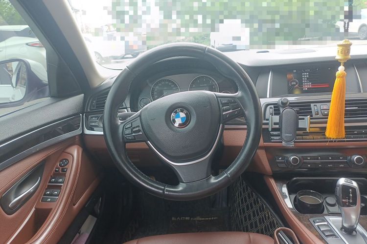 Used BMW 5 Series 2017 525Li Leading Model Steering Wheel
