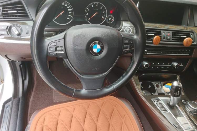 Used BMW 5 Series 2017 525Li Luxury Design Package Steering Wheel