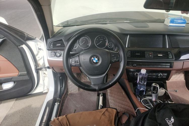 Used BMW 5 Series 2017 525Li Leading Model Steering Wheel