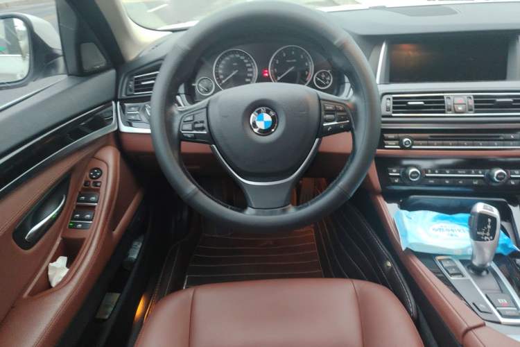 Used BMW 5 Series 2017 528Li Leading Model Steering Wheel