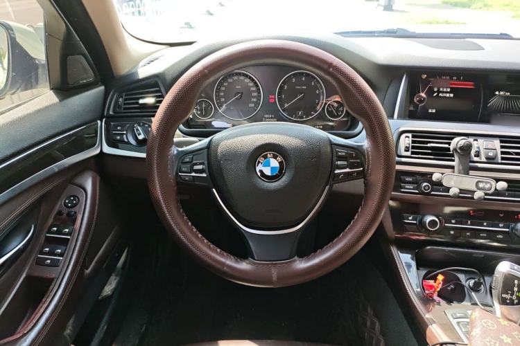 Used BMW 5 Series 2017 525Li Luxury Design Package Steering Wheel