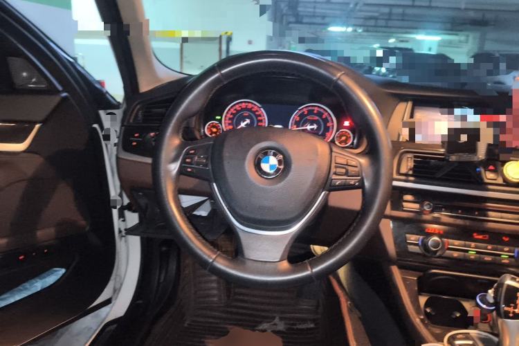 Used BMW 5 Series 2017 525Li Luxury Design Package Steering Wheel