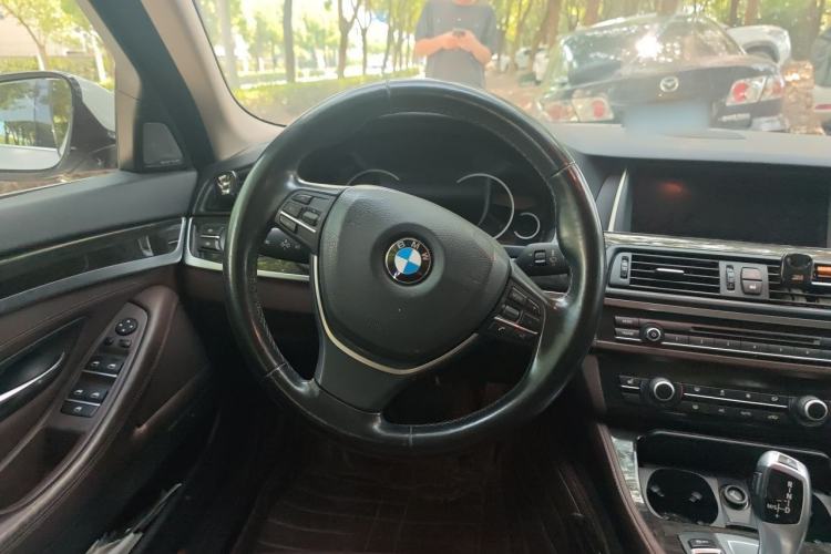 Used BMW 5 Series 2017 525Li Luxury Design Package Steering Wheel
