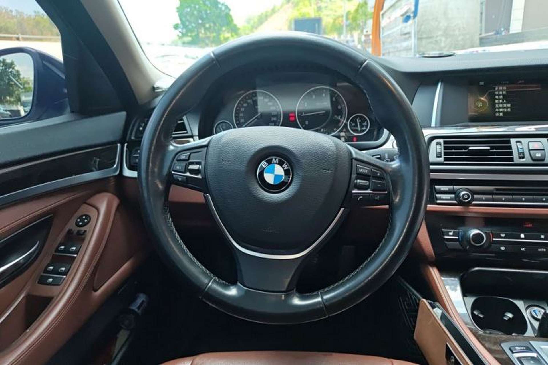 Used BMW 5 Series 2017 525Li Leading Model Steering Wheel