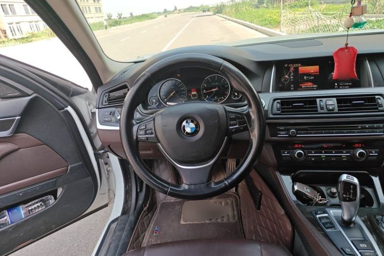 Used BMW 5 Series 2017 525Li Luxury Design Package Steering Wheel