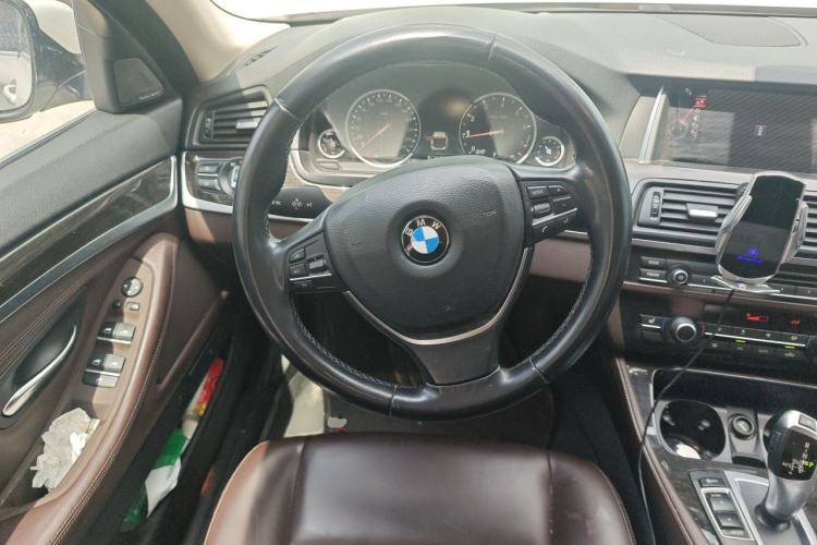 Used BMW 5 Series 2017 525Li Luxury Design Package Steering Wheel