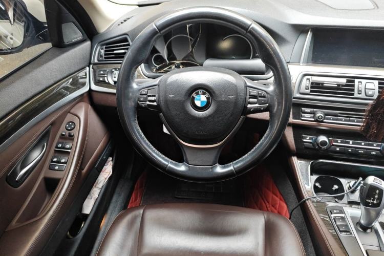 Used BMW 5 Series 2017 525Li Luxury Design Package Steering Wheel