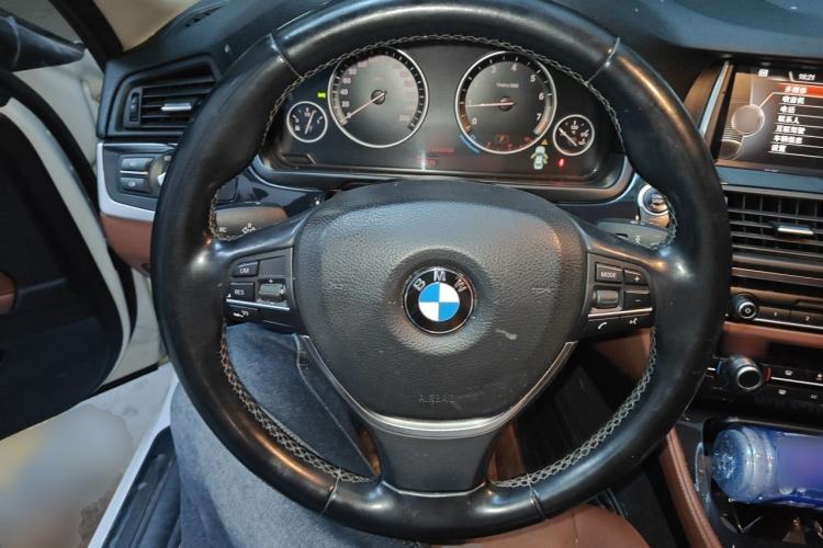 Used BMW 5 Series 2017 520Li Elegant Edition Steering Wheel