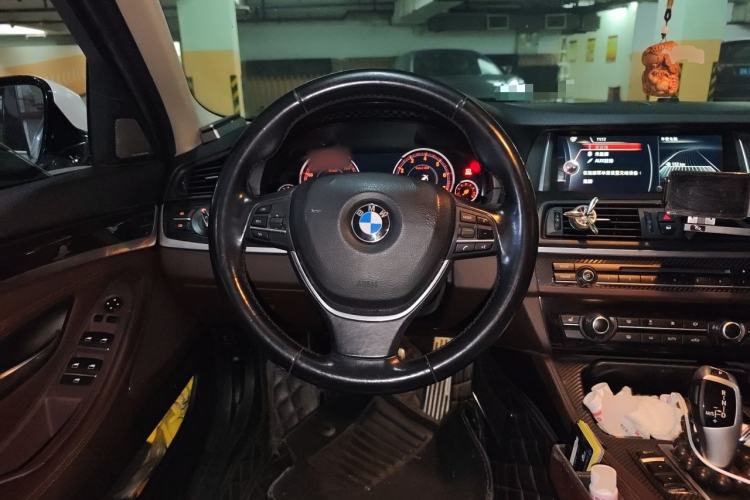 Used BMW 5 Series 2017 525Li Luxury Design Package Steering Wheel