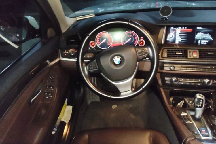 Used BMW 5 Series 2017 525Li Luxury Design Package Steering Wheel