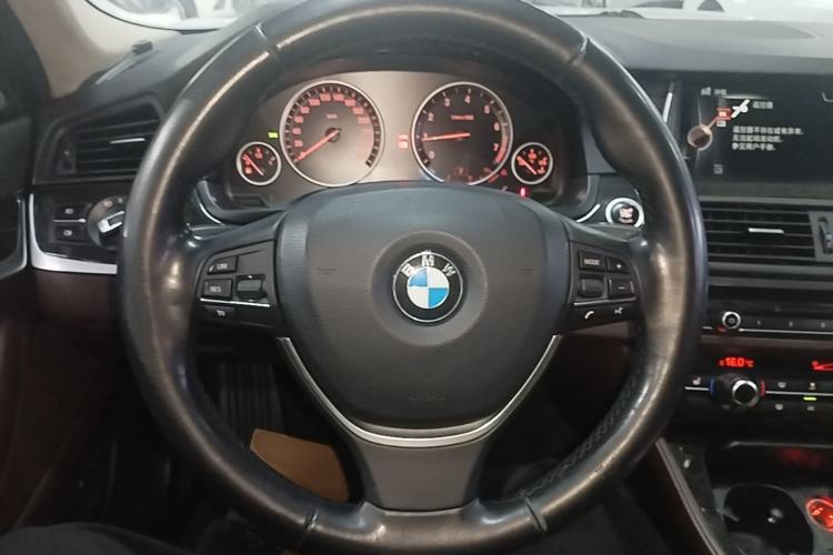 Used BMW 5 Series 2017 525Li Luxury Design Package Steering Wheel