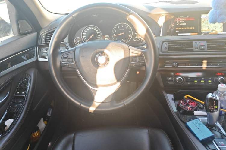 Used BMW 5 Series 2017 525Li Luxury Design Package Steering Wheel