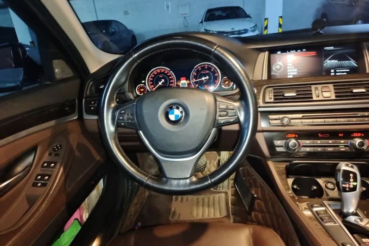 Used BMW 5 Series 2017 525Li Luxury Design Package Steering Wheel