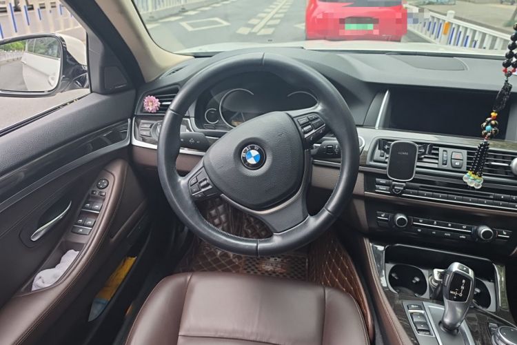 Used BMW 5 Series 2017 525Li Luxury Design Package Steering Wheel