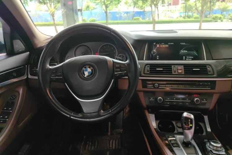 Used BMW 5 Series 2017 525Li Leading Model Steering Wheel