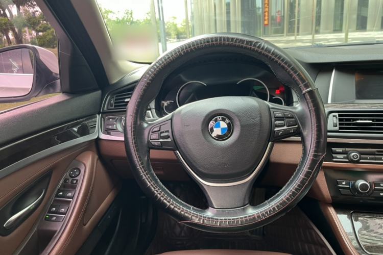 Used BMW 5 Series 2017 525Li Leading Model Steering Wheel