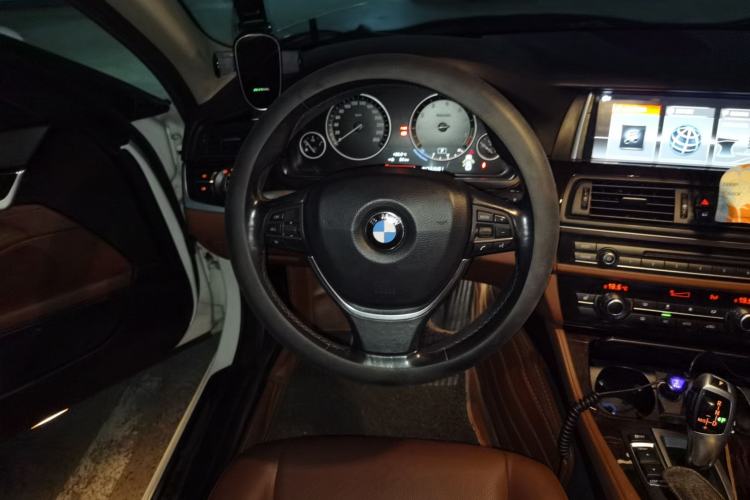 Used BMW 5 Series 2017 525Li Leading Model Steering Wheel