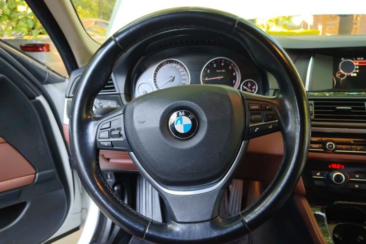 Used BMW 5 Series 2017 520Li Elegant Edition Steering Wheel